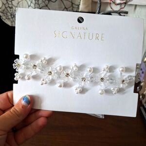 Signature White Floral Necklace